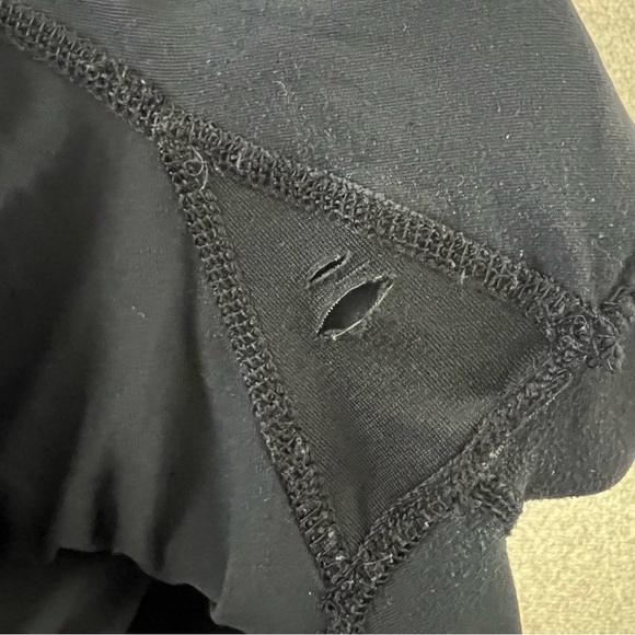 Lululemon Women's 6 Capri Length Athletic Leggings Black and Purple **FLAWED** - Picture 6 of 8